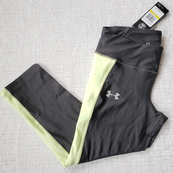 🆕️UNDER ARMOUR Compression Tight Capris Athletic Legging SZ Medium - Picture 3 of 11